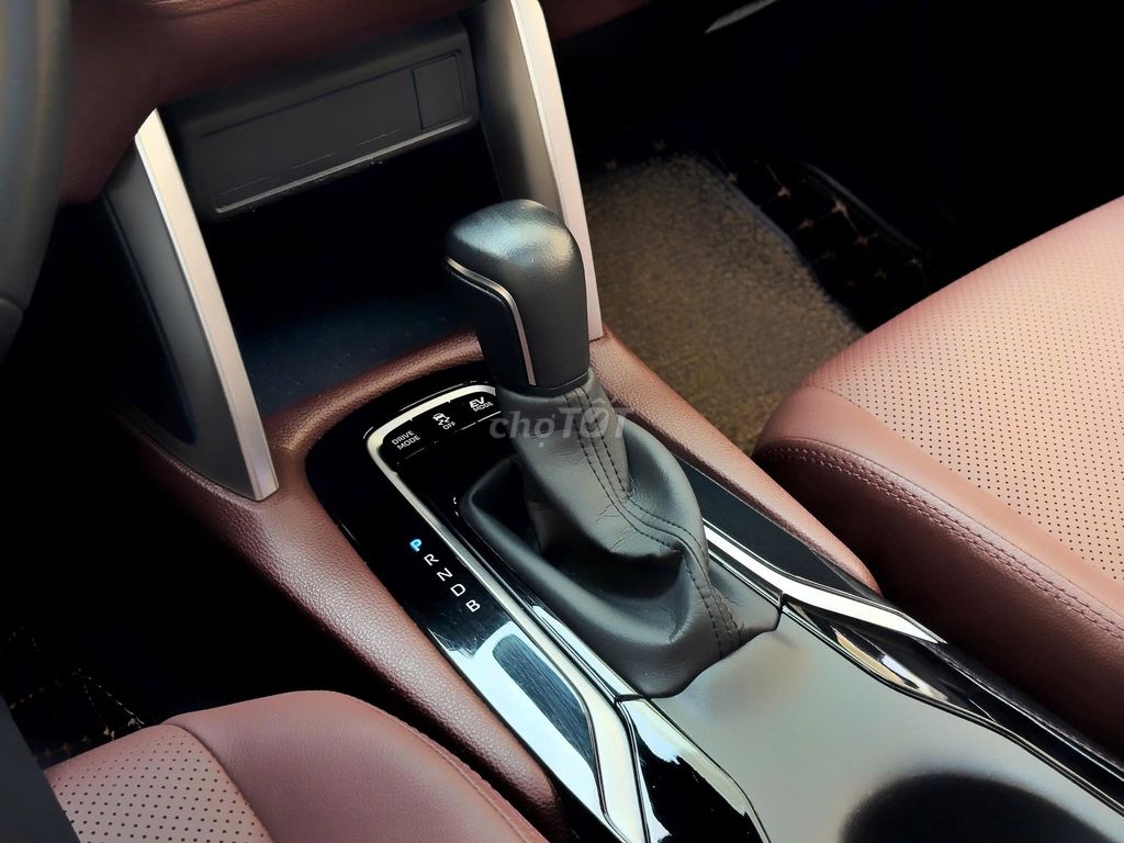 Toyota Corolla Cross 1.8HV 2020, tiết kiệm với HV. Mua bán Ô tô tại Quận Long Biên Hà Nội được đăng bởi Long Biên Cars hình 3