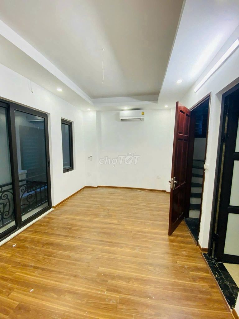 Аренда целого дома 38 кв.м x 6 этажей, переулок 21 Ле Ван Луонг