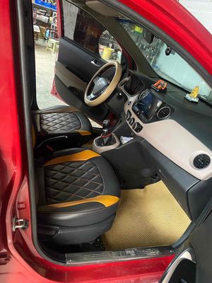 Hyundai Grand i10 Hatchback 5 chỗ màu Đỏ
