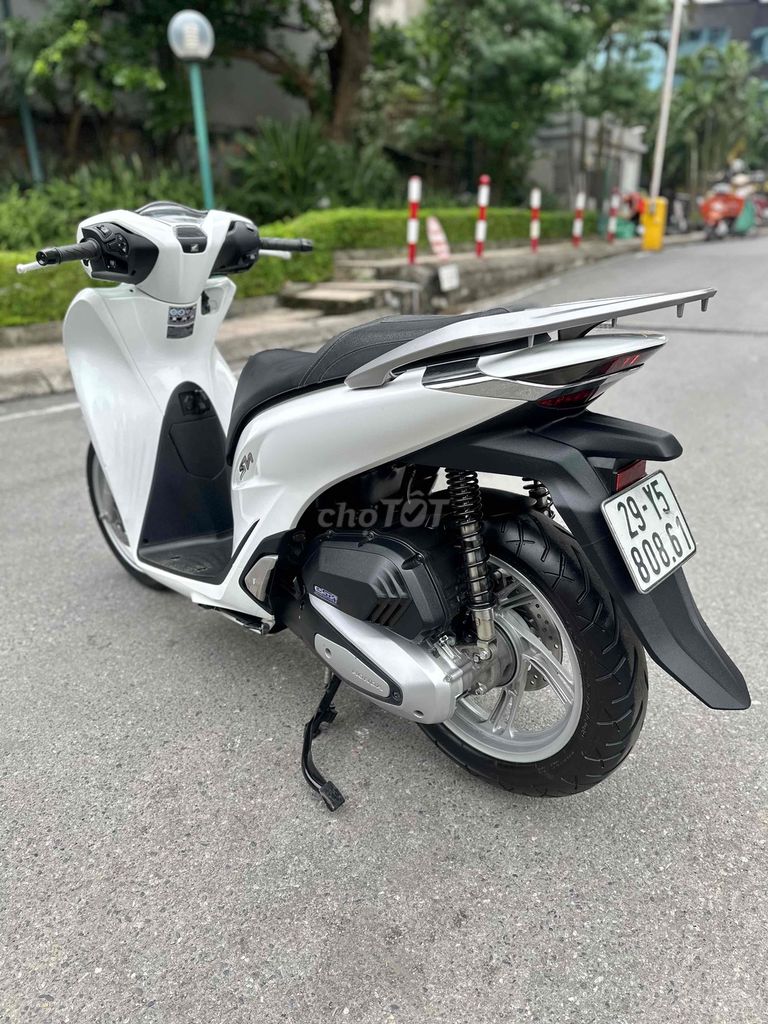 Honda SH việt 2022!! 125cc phanh CBS chạy lướt. Mua bán Xe máy tại Quận Hoàng Mai Hà Nội được đăng bởi Xe Máy Quân Oanh  hình 4
