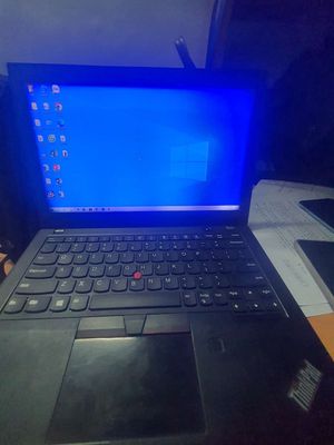 Laptop Asus và Lenovo Thinkpad X280
