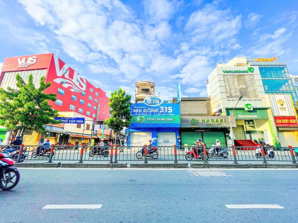Аренда · 4 комн. · 250 м² · Quận Gò Vấp, ул. Đường Quang Trung