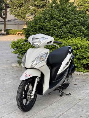 Honda Visson màu trắng thời trang !. Mua bán Xe máy tại Quận Ba Đình Hà Nội được đăng bởi Ngô Văn Tuấn