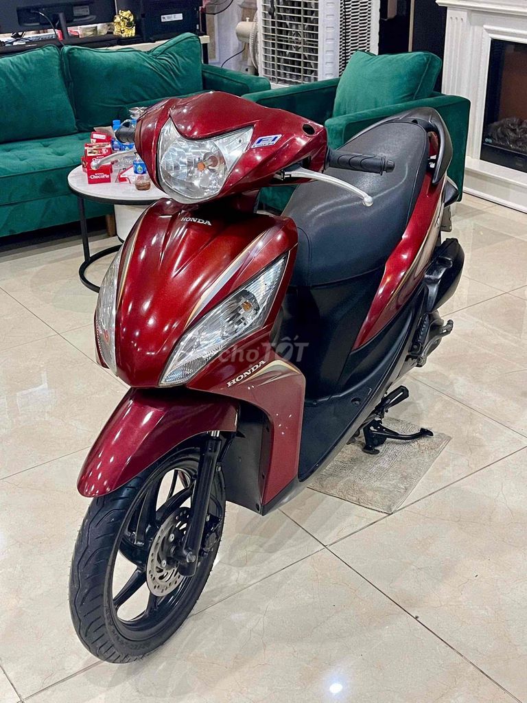 XE MÁY 68 - Honda Vision 2013 Đỏ Zin Chất. Mua bán Xe máy tại Quận Tây Hồ Hà Nội được đăng bởi Đức Anh hình 1