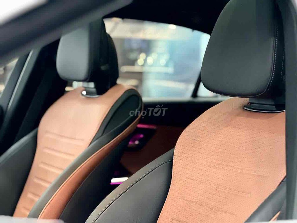 Mercedes Benz C Class 2025 C300 V2 AMG siêu lướt. Mua bán Ô tô tại Quận Bình Thạnh Tp Hồ Chí Minh được đăng bởi Hùng Mercedes Haxaco Hàng Xanh hình 8