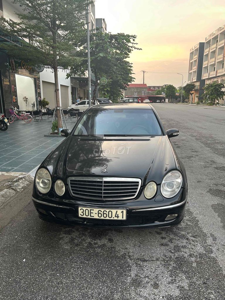 Mercedes-Benz E240 2003 Черный