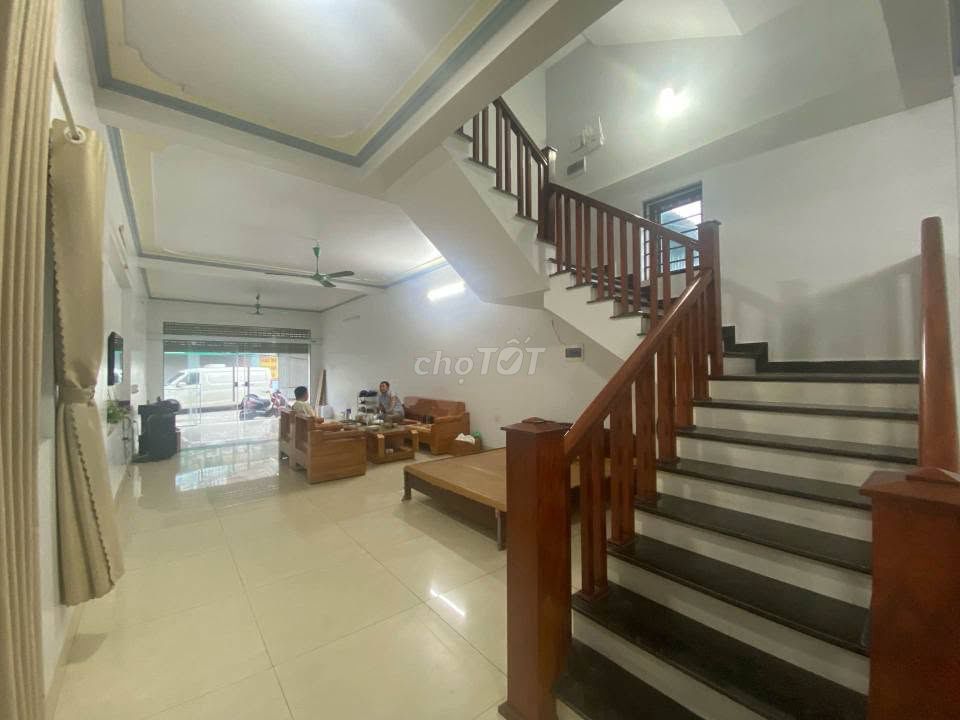 Nhà mới 3 tầng kinh doanh TT Mê Linh, 7.x tỷ