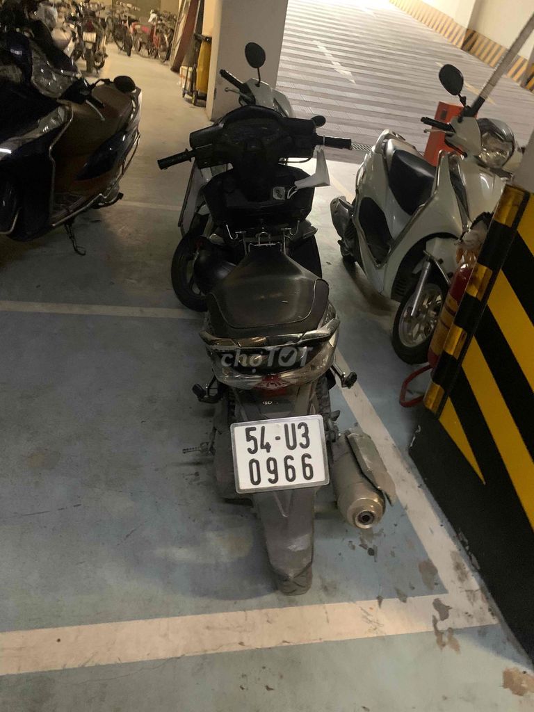 Thừa xe nên nhượng lại cho ai cần. Mua bán Xe máy tại Quận Ba Đình Hà Nội được đăng bởi Hùng hình 4