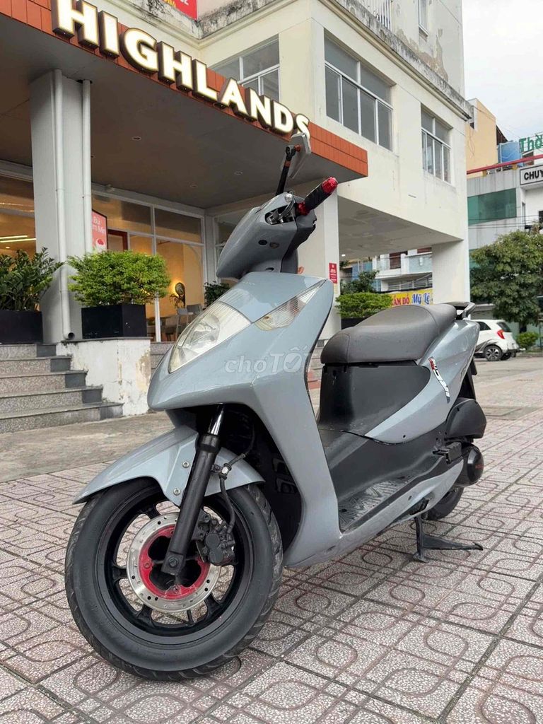 Honda Dylan 150 с городскими номерами (BSTP)