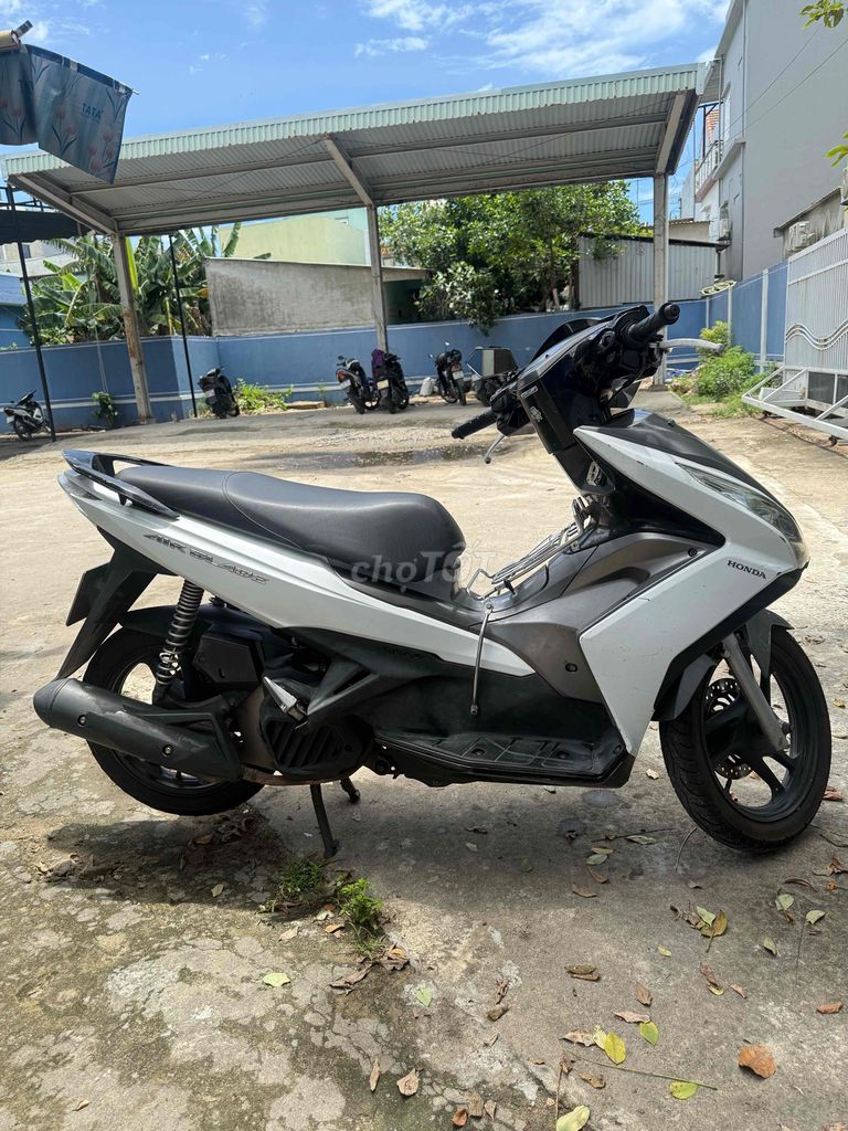 Cần bán Air Blade 2014 – Xe Zin 100% Chính Chủ Ban. Mua bán Xe máy tại Quận Ngũ Hành Sơn Đà Nẵng được đăng bởi Dang Philip Zon hình 4