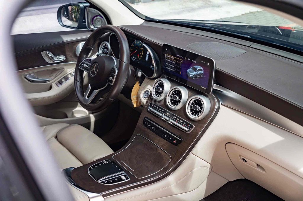 LONG ANH AUTO về Mercedes GLC200 4Matic model 2021. Mua bán Ô tô tại Quận 7 Tp Hồ Chí Minh được đăng bởi LongAnh AuTo  hình 10