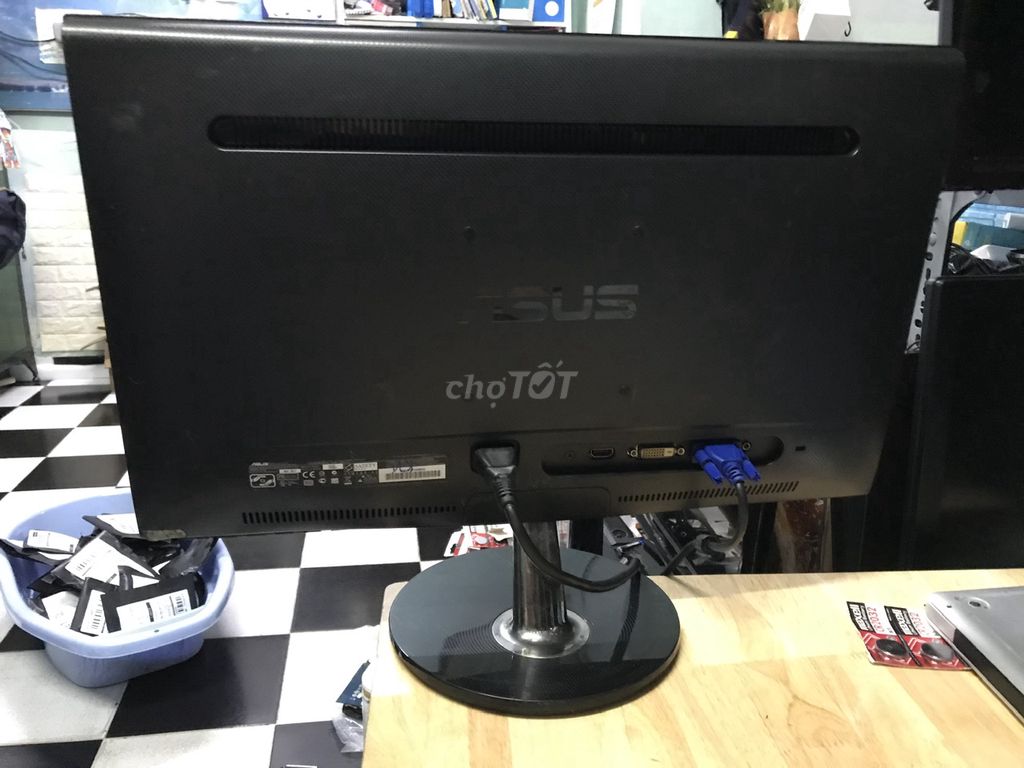 Màn Asus 22in led mỏng sắc nét, có HDMI, Full HD. Mua bán Phụ kiện (Màn hình, Chuột...) tại Quận 3 Tp Hồ Chí Minh được đăng bởi Anh Dũng hình 2