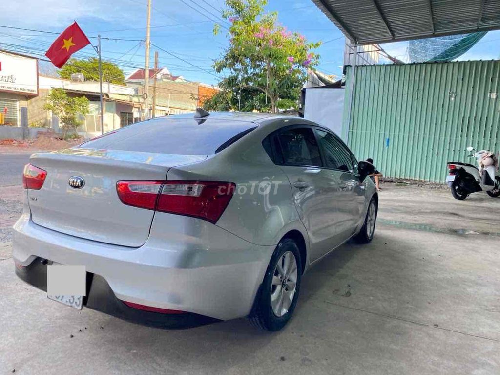 Kia Rio 2015 1.4 AT Sedan