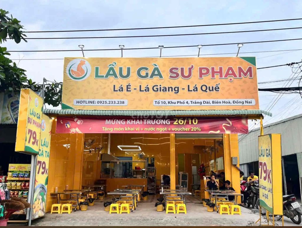 TUYỂN BẾP VÀ PHỤC VỤ