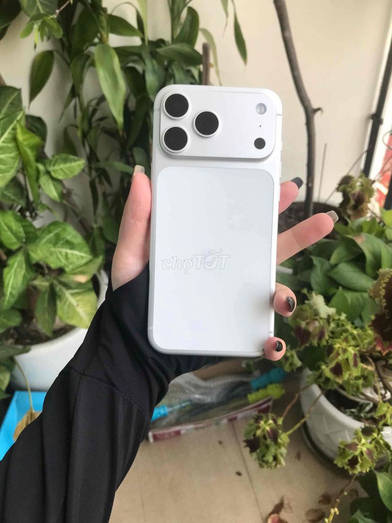 iPhone 17 Pro Max Trắng Nguyên zin. Mua bán Điện thoại tại Huyện Thanh Trì Hà Nội được đăng bởi Hoàng Linh hình 1