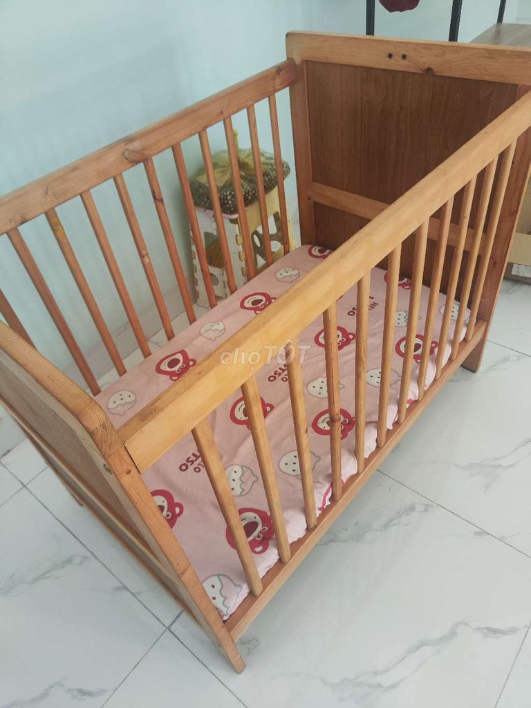Cũi em bé gỗ Nâu sơ sinh. Mua bán Mẹ và bé tại Huyện Củ Chi Tp Hồ Chí Minh được đăng bởi Tuyết Nhi hình 1