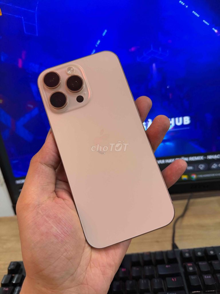 iPhone 16 Pro Max 256GB Vàng. Mua bán Điện thoại tại Thành phố Đà Lạt Lâm Đồng được đăng bởi HD mobile Bán IPhone Trả Góp hình 1