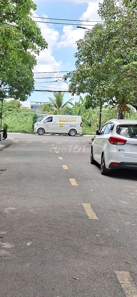 Cho thuê kho 300m2 sàn gần Ngã Tư Ga Quận 12 giá 12 triệu