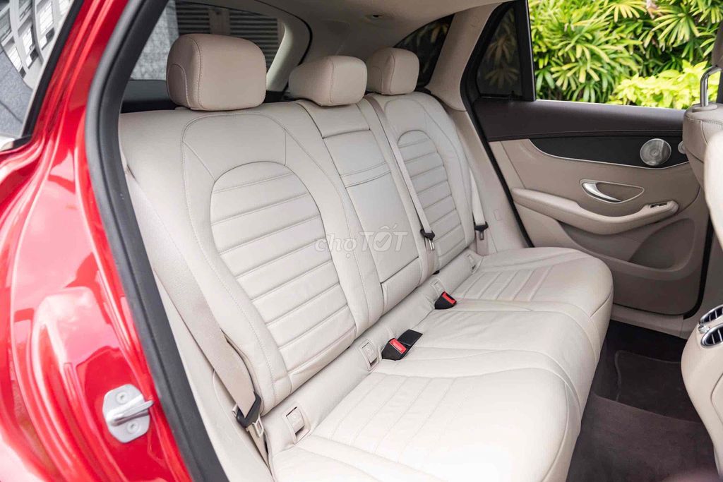 Mercedes GLC300 4Matic - Model 2020 - Đỏ/Kem. Mua bán Ô tô tại Quận 7 Tp Hồ Chí Minh được đăng bởi Thật Nguyễn LongAnh Auto hình 12