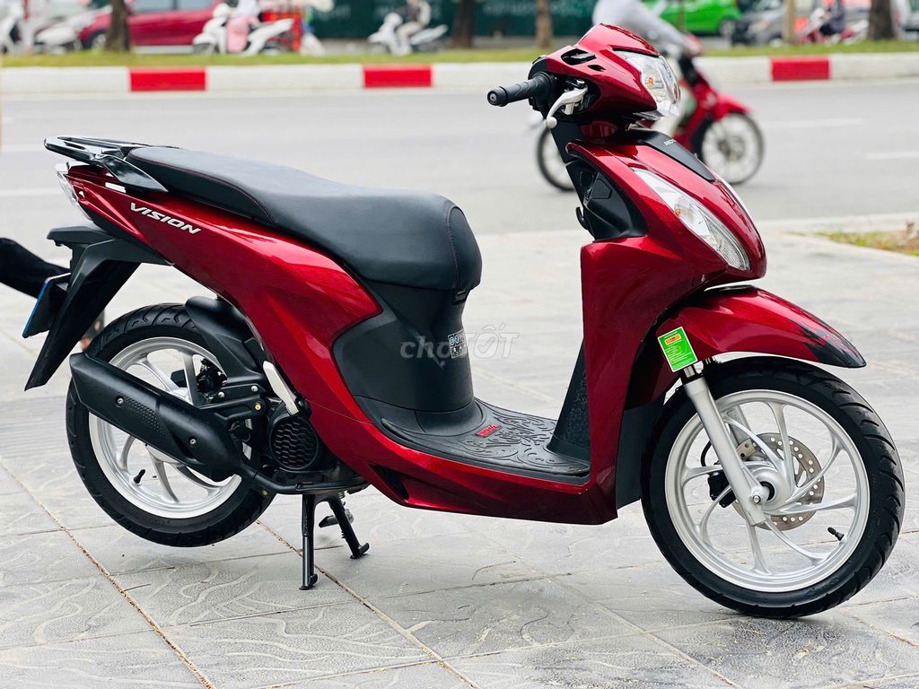 Honda Vision 110 2024 Red Main красивая автовладелица..