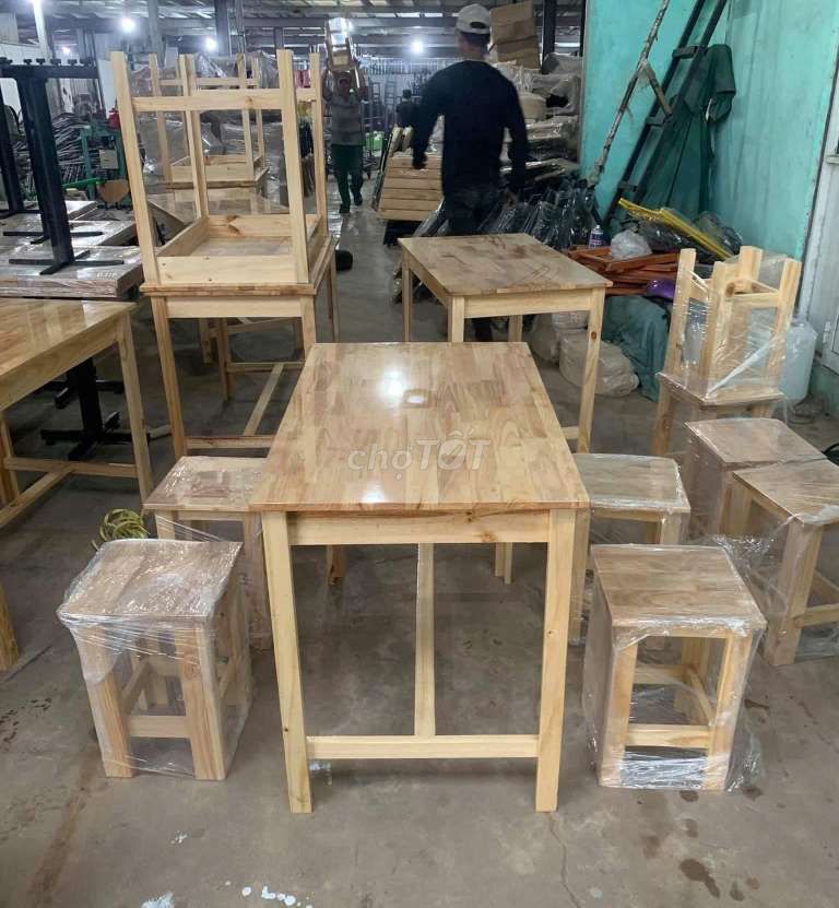 Bộ bàn ghế 60x80  mới 100%. Mua bán Bàn ghế tại Quận Tân Phú Tp Hồ Chí Minh được đăng bởi Duy Thuy hình 1
