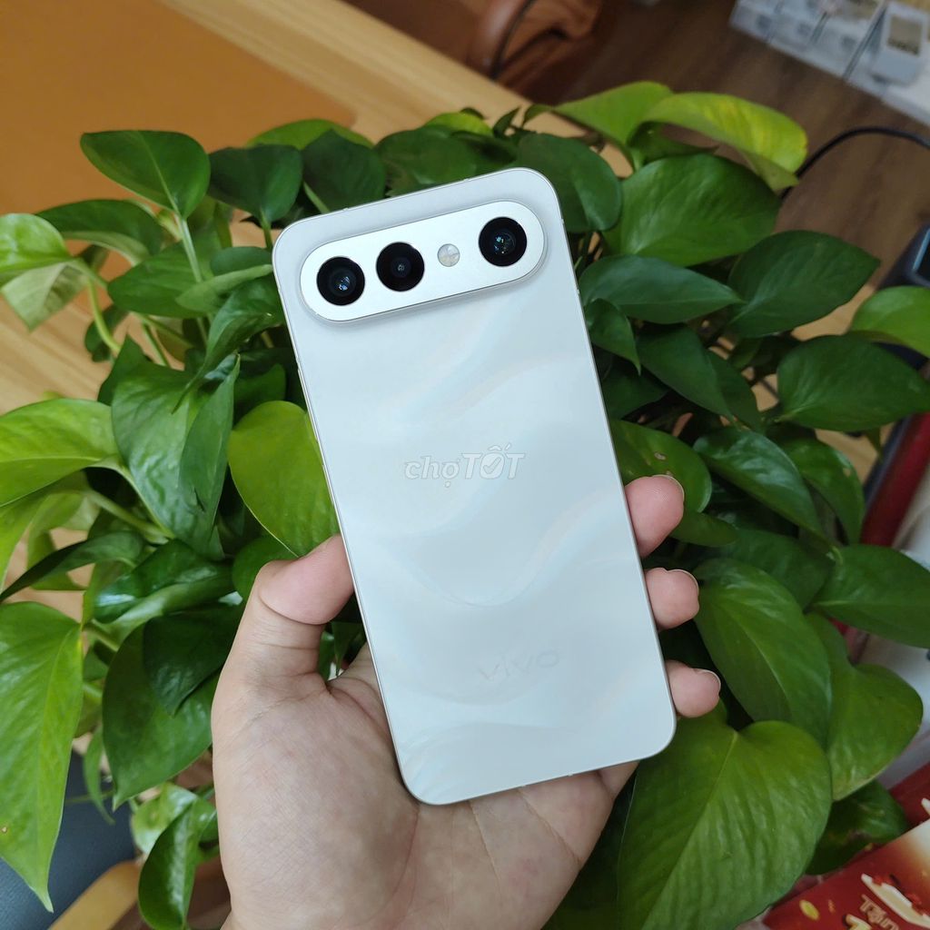 Vivo S50 Pro mini (12/256GB) Fullbox 𝗚𝗢𝗣𝟬₫𝗚𝗜𝗔𝗢𝗟𝗨𝗨. Mua bán Điện thoại tại Quận Ninh Kiều Cần Thơ được đăng bởi DI ĐỘNG BULL hình 1
