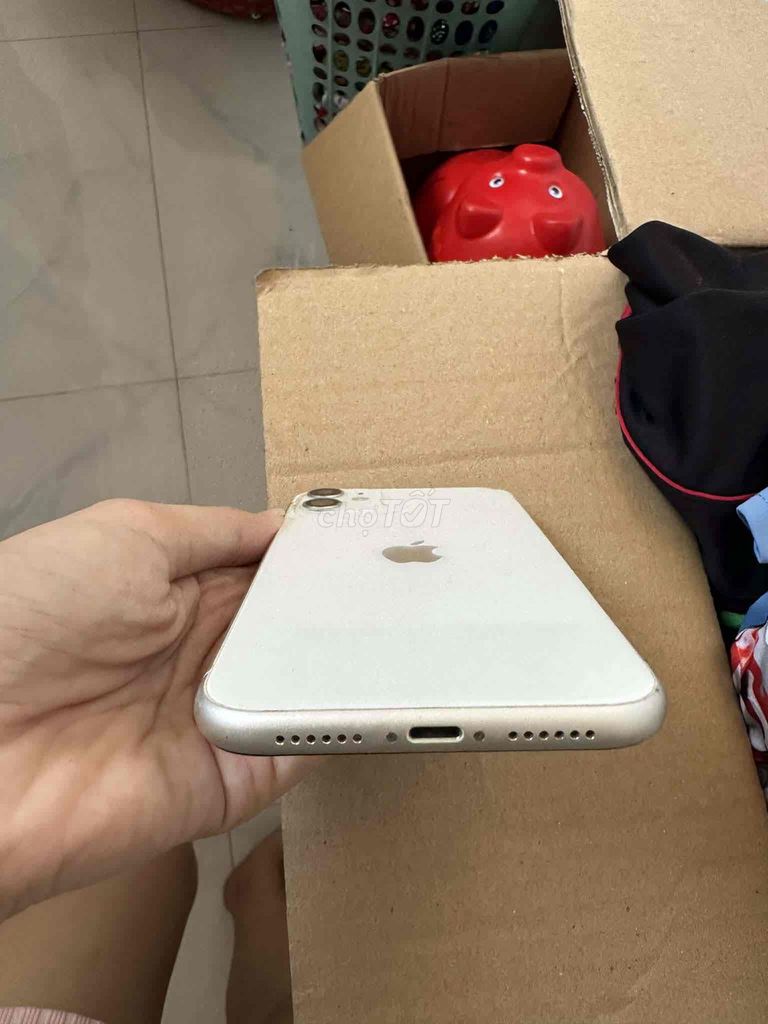 Apple iPhone 11 Trắng Quốc tế Đã qua sử dụng. Mua bán Điện thoại tại Quận Cái Răng Cần Thơ được đăng bởi Nguyen nhi  hình 1