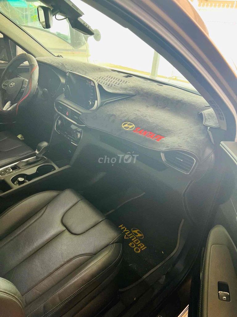 Hyundai Santa Fe 2019 2.4L  AT 4 WD - 3939 km. Mua bán Ô tô tại Quận Ninh Kiều Cần Thơ được đăng bởi Trương Công Tâm hình 3