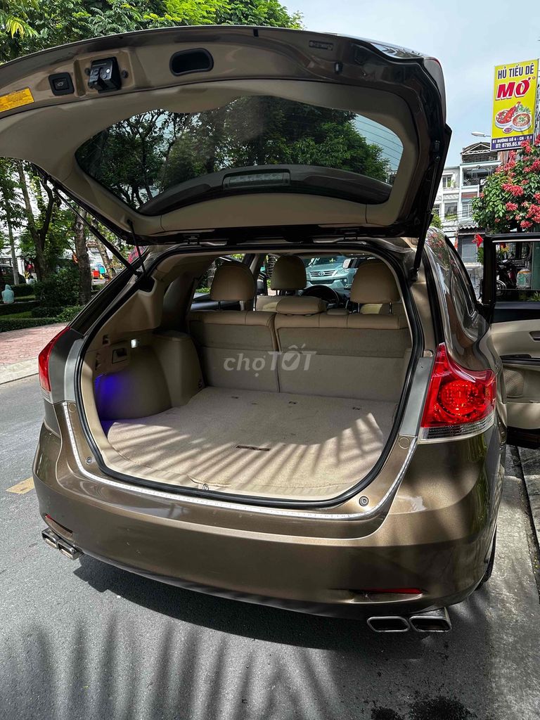 Tôi cần bán xe nhà chính chủ Venza 2009 nguyên zin. Mua bán Ô tô tại Quận 1 Tp Hồ Chí Minh được đăng bởi Luật Nguyễn hình 12