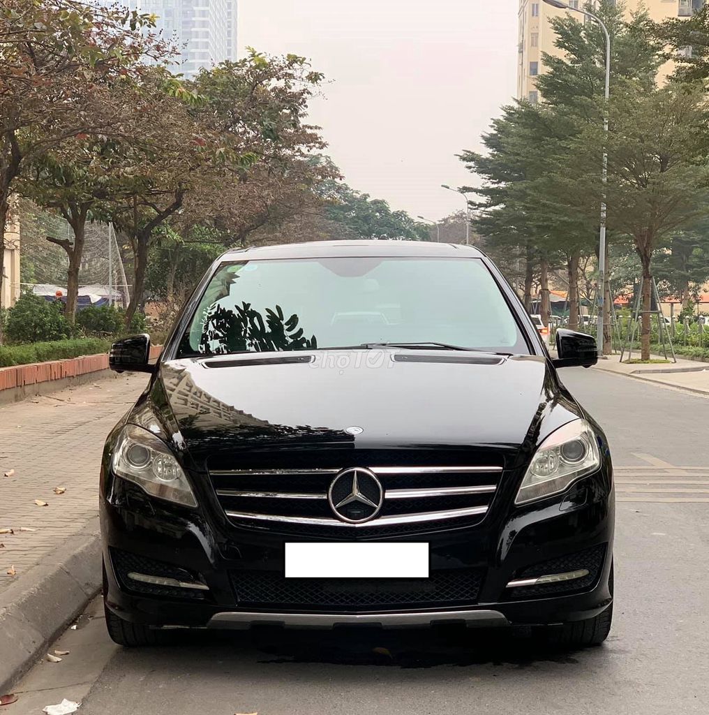 Mercedes Benz R class R300 2011  Full Option