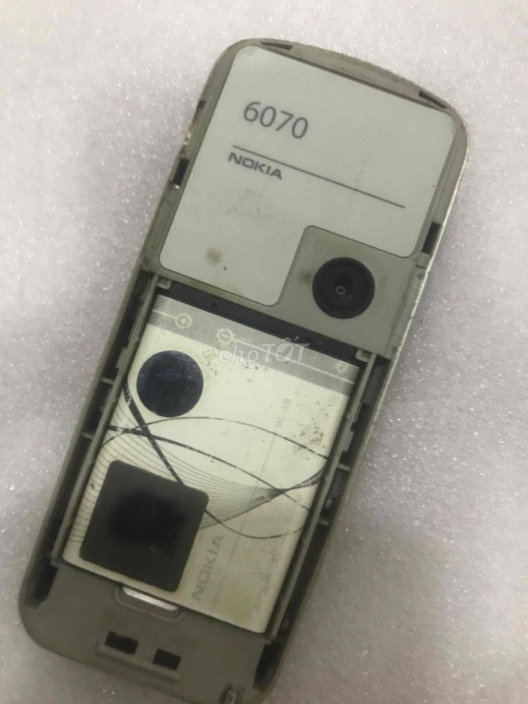 điện thoại cổ hơi cũ nokia 6070