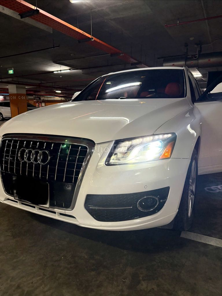 Ауди Q5 QUATTRO ПРЕМИУМП 2.0T модель 2010 года