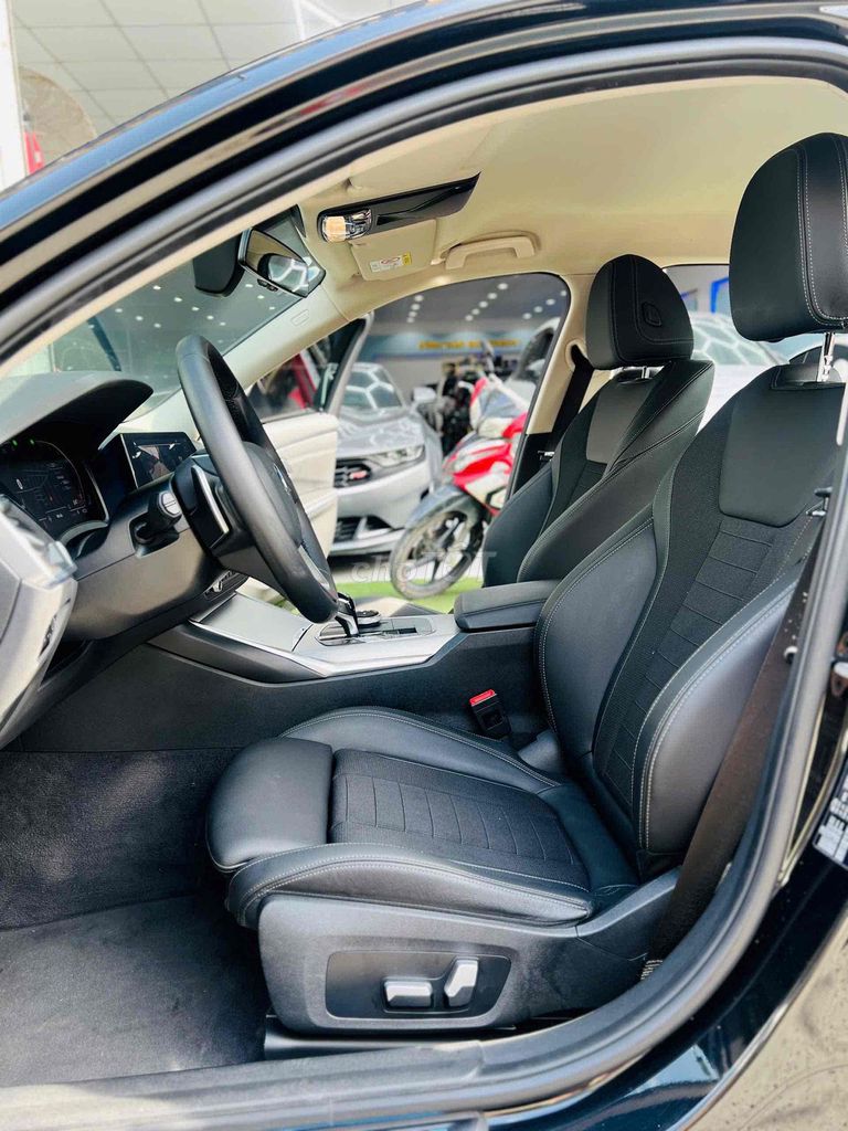 BMW 320i Sport Line Model 2022 siêu lướt 23.000km. Mua bán Ô tô tại Quận 8 Tp Hồ Chí Minh được đăng bởi Hồng Phúc hình 3