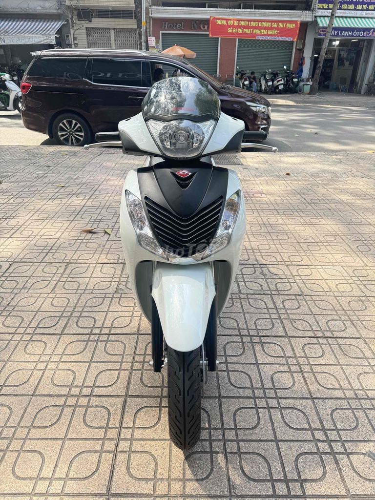 Honda Sh150 nhập ý 2010 số máy 104 đầu .