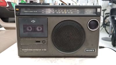 Radio cassette hiệu Sony model CF - 1980