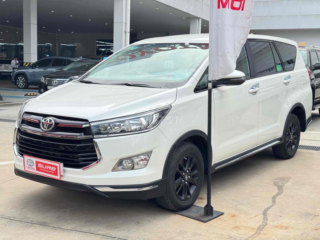 Toyota Innova 2018 Venturer - 73000 km Giá Tốt LH