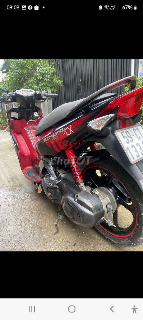 Xe máy Yamaha Nouvo 4 màu đen đỏ, đời 2012. Mua bán Xe máy tại Quận 8 Tp Hồ Chí Minh được đăng bởi  Ngô Văn  Phúc  hình 1