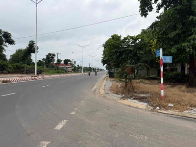 đất trục chính 64 trần Phú vô 1 ngã, chỉ 660 triệu 1 lô