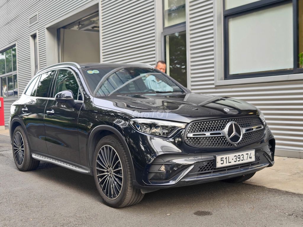 XE LƯỚT HÃNG-Mercedes Benz GLC 300 4Matic 7500 km. Mua bán Ô tô tại Quận 7 Tp Hồ Chí Minh được đăng bởi NGỌC ANH MERCEDES PMH hình 2