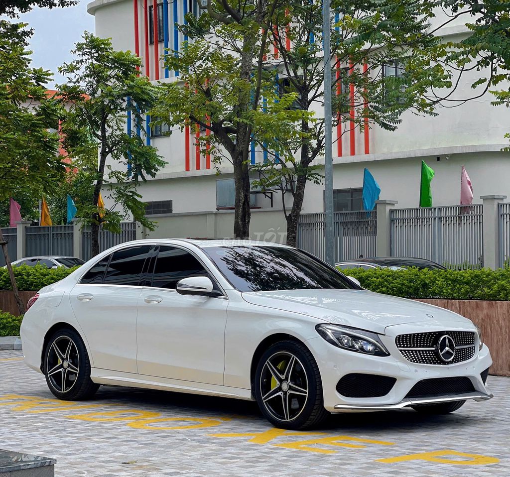 Mercedes Benz C300 AMG 2016, đầy đủ lịch sử hãng. Mua bán Ô tô tại Quận Long Biên Hà Nội được đăng bởi Long Biên Cars hình 2