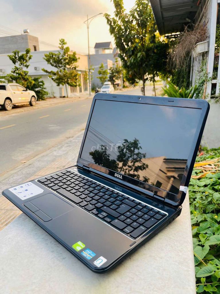 Laptop Dell Core i7 Chạy Rất Mượt !!!