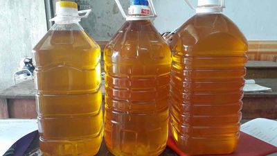 Dầu lạc nhà làm. Mua bán Đồ ăn, thực phẩm và các loại khác tại Thành phố Thủ Dầu Một Bình Dương được đăng bởi Hoài Thương