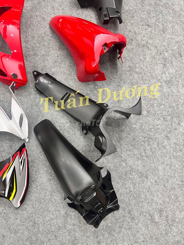 Dàn Áo Xe Máy Wave RS Đỏ Cờ Kèm Tem Ốc Đẹp Mới. Mua bán Phụ tùng xe tại Quận Hà Đông Hà Nội được đăng bởi Phụ Tùng Xe Tuấn Dương hình 6