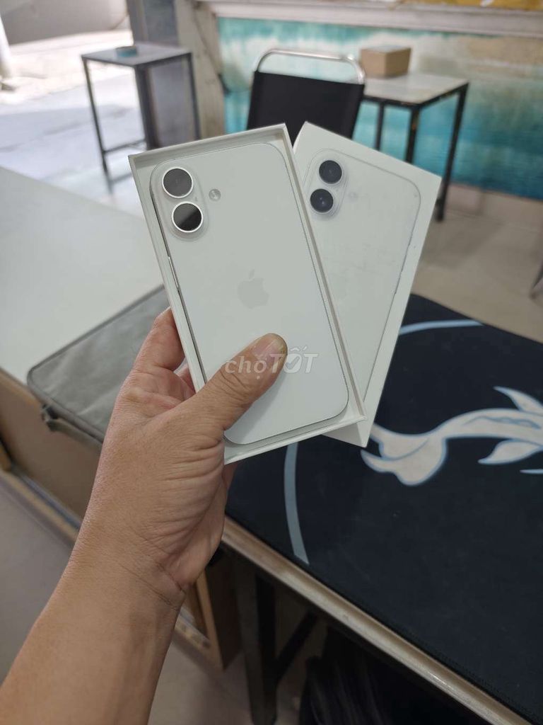 Apple iPhone 17 256GB Trắng Đã sử dụng. Mua bán Điện thoại tại Quận Bình Thạnh Tp Hồ Chí Minh được đăng bởi Hoàng Giang hình 1