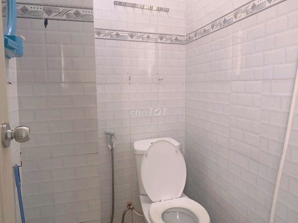Trống phòng đường Phạm thế hiển , Q8 => 3tr5/ tháng