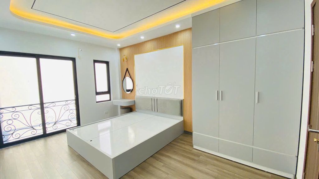ПРОДАЕТСЯ СТАРЫЙ ДОМ В ЛИНЕ, ЛЮБЬЕН-100 М ДО МОСТА ВИНЬТУЙ 38 М 5 ФУТОВ 6,4 МИЛЛИАРДА КАТЛ