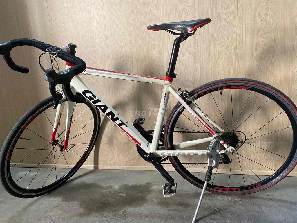 Xe đạp đua Giant TCR khung sườn nhẹ. Mua bán Xe đạp tại Huyện Thuỷ Nguyên Hải Phòng được đăng bởi Thành Đoàn hình 2