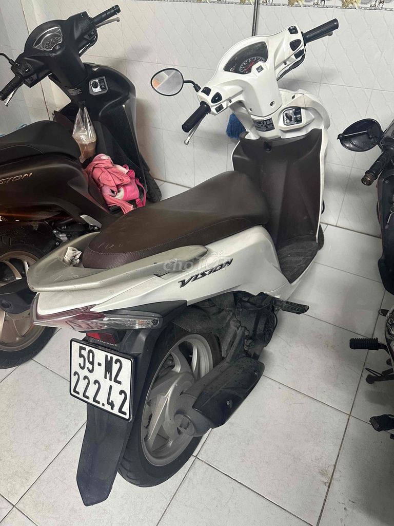 Honda Vision 2018 màu Trắng. Mua bán Xe máy tại Quận Bình Tân Tp Hồ Chí Minh được đăng bởi tạ Đình Phong hình 1