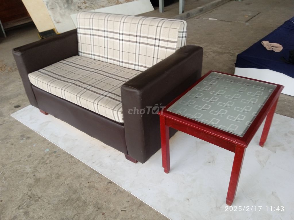 Bàn gỗ Thao Lao+ ghế sofa