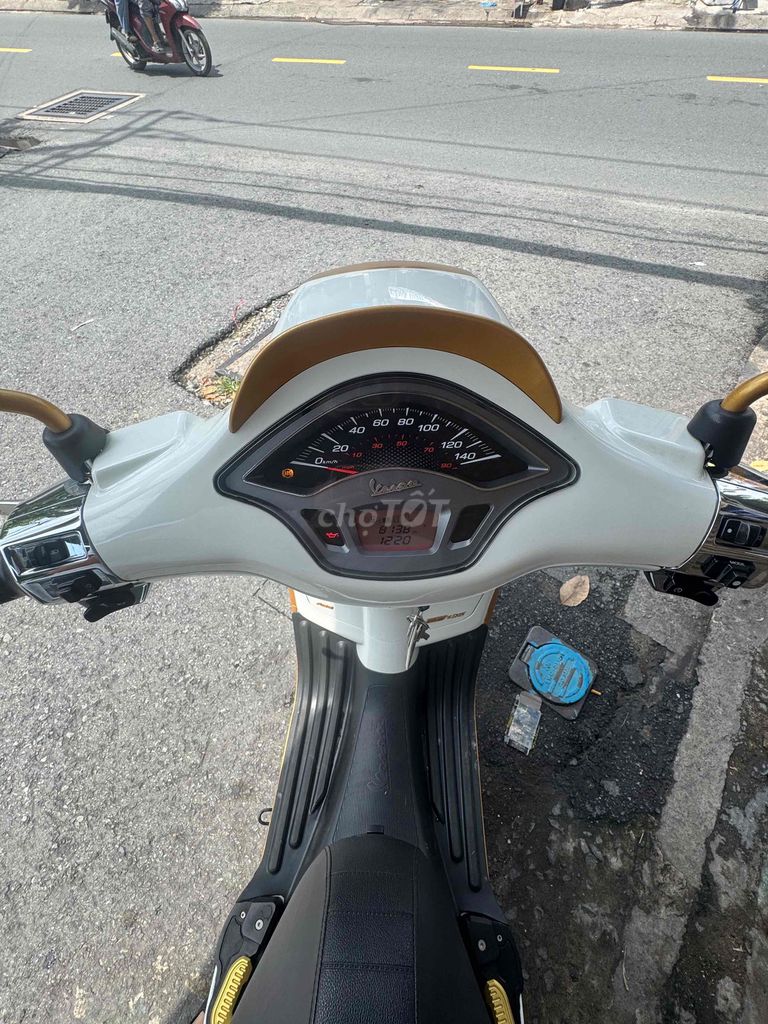Piaggio Vespa Sprint Trắng 8000 km